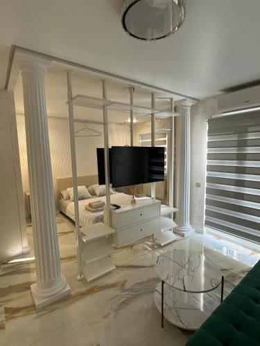 Los Locos Luxury