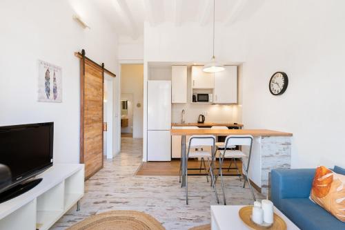 Lodging Apartments Pere IV