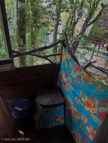 an empty seat in the back of a bus at Sitio Simple Life in Ubatuba
