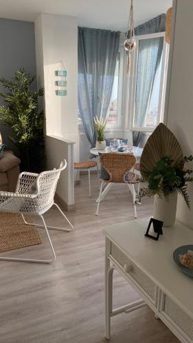 Nogalera- Alma de Duna-precious SEA View apartment Torremolinos centre