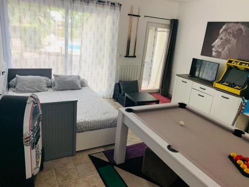 Photo de la galerie de l'établissement Agréable Mas familiale avec piscine, à Salon-de-Provence