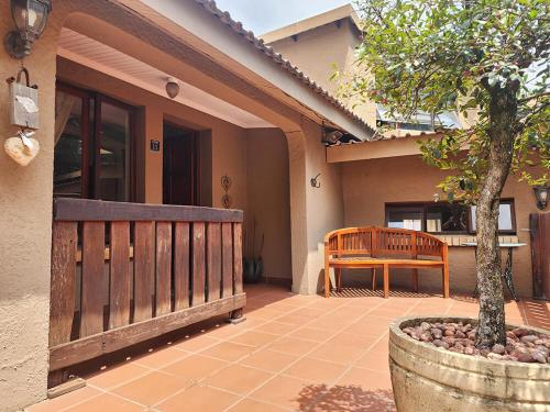 Μπαλκόνι ή βεράντα στο Goodnight Guest Lodge