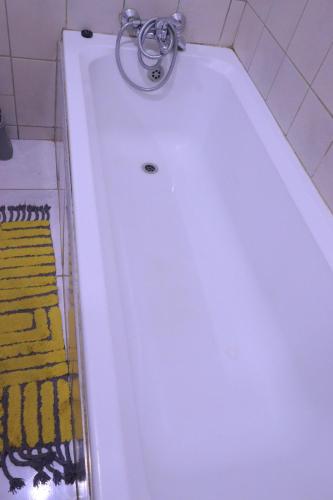 Ένα μπάνιο στο Zone 4 Motel