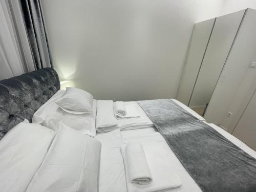 Ένα ή περισσότερα κρεβάτια σε δωμάτιο στο Relax Apartman Free Parking