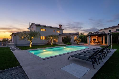 Villa Gemini Mit Salzwasserpool Und Garten