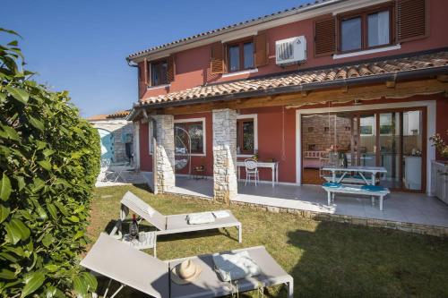 Tolles Ferienhaus Polai In Peroj