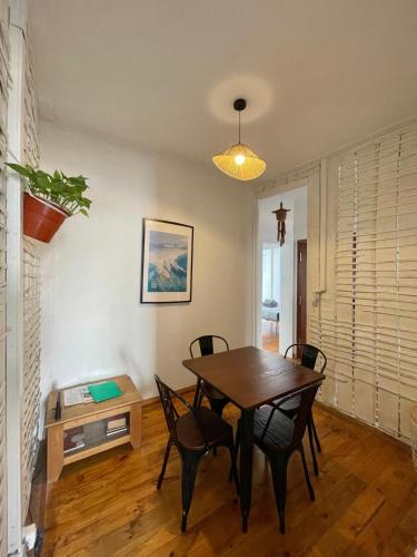 Central Lisbon Rooms in Palmira Shared Apartment For Surf Lovers