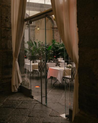 Εστιατόριο ή άλλο μέρος για φαγητό στο Palazzo Caracciolo Naples