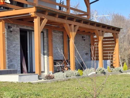 Κήπος έξω από το Hillview apartman Slavagora, Croatia