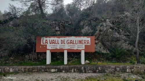 a sign for la villa bella calantha at Casa Mayago, terraza y solárium in Pego