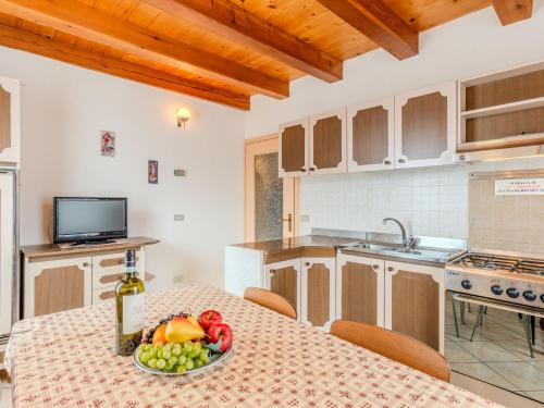 Dapur atau dapur kecil di Apartment Vento Alpino-4 by Interhome