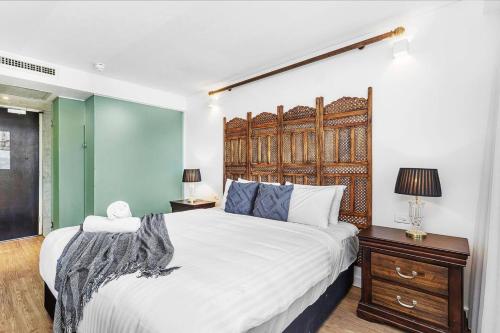 En eller flere senge i et værelse på Nest on Newcastle - E1