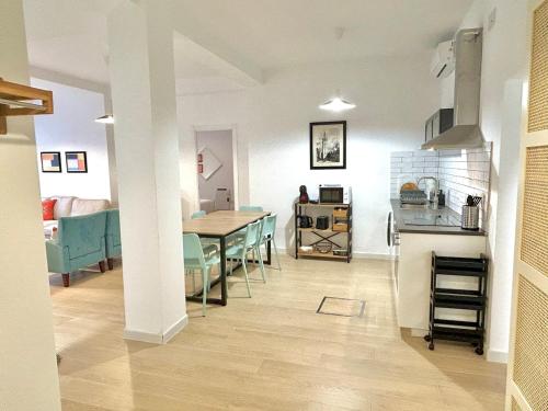 Nuevo! Acogedor apt 8pax 4Bdr 2Bth - CozyHomeSevilla4