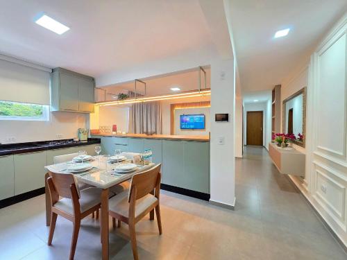 Η κουζίνα ή μικρή κουζίνα στο Apt Centro de Foz alto Padrão 2 quartos e garagem
