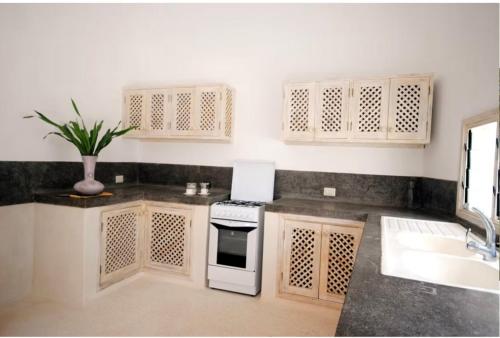 Η κουζίνα ή μικρή κουζίνα στο Private Villa at Cancer Crab