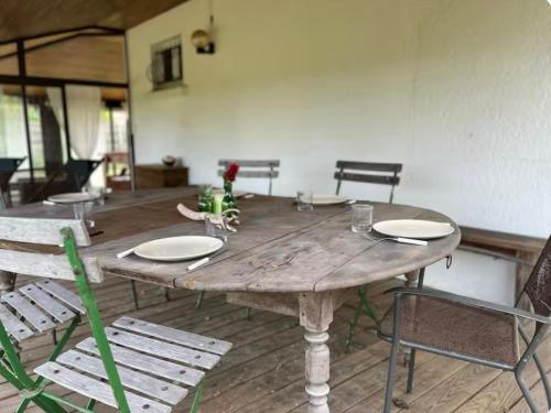Posezení v ubytování La Cabane Farwest Plein pied vue PIN proche LAC