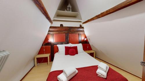 Postel nebo postele na pokoji v ubytování Zum Bären Duplex - 1 Parking