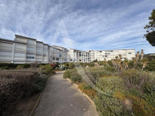 Studio vue mer avec parking