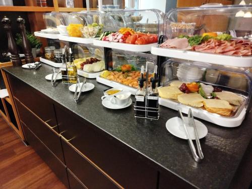 Makanan di atau berdekatan hotel