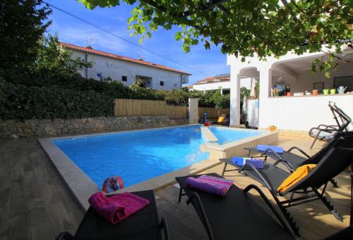 Ferienwohnung Lili Mit Pool, Grill Und Parkplatz