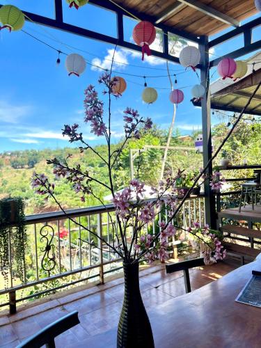 Фотография из галереи Nhà Bên Suối Homestay&coffee в городе Hoat