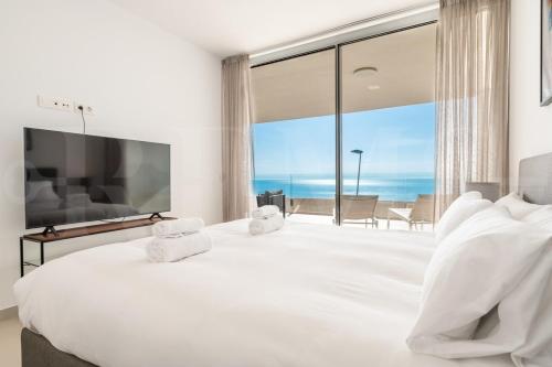 Sea view haven with terrace and parking REMS