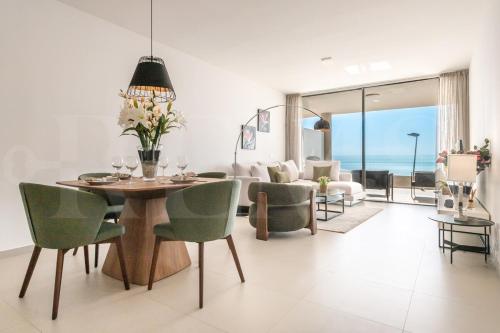 Sea view haven with terrace and parking REMS