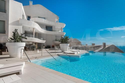 Sea view haven with terrace and parking REMS
