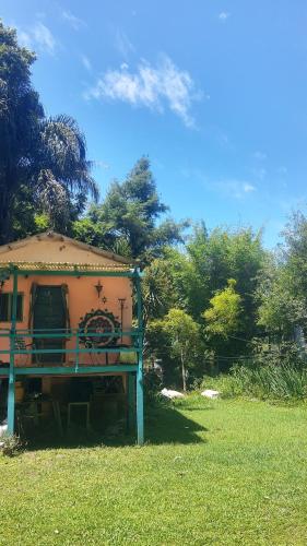 Κήπος έξω από το Delta Punta Alta, isla en primera sección