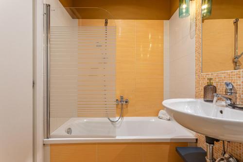 YCH-Cozy Flat at the Vatican