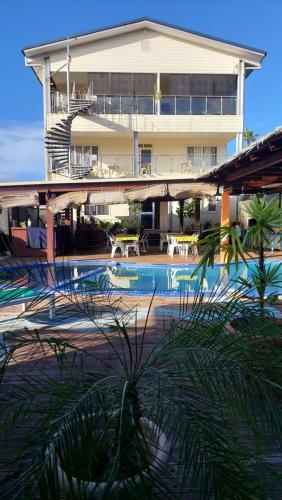 Bazen v nastanitvi oz. blizu nastanitve Alec's Hotel