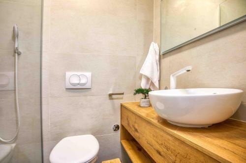 Ένα μπάνιο στο Luxury apartment Life