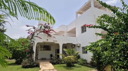 Κήπος έξω από το Villa Saraba
