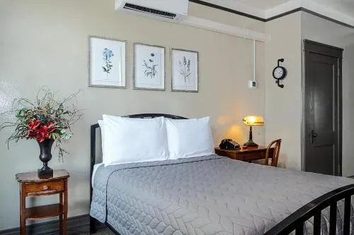 Gardner Hotel & Hostel in El Paso