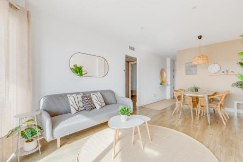 Torremolinos & terrace views by ELE Apartments