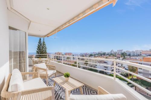 Torremolinos & terrace views by ELE Apartments