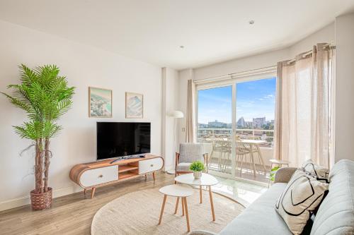 Torremolinos & terrace views by ELE Apartments