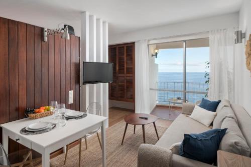 Apartamento do Mar I by an island apart