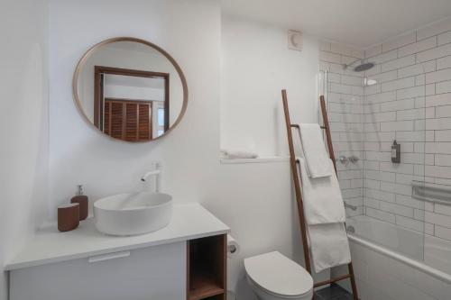 Apartamento do Mar I by an island apart