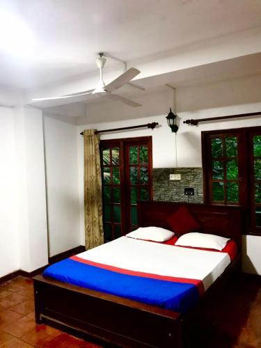 Katil atau katil-katil dalam bilik di Ella Odyssey Exchange Hotel & Camp side