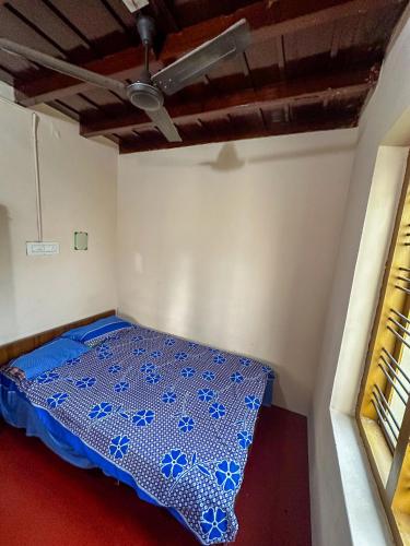 Una cama o camas en una habitación de River View Home Stay
