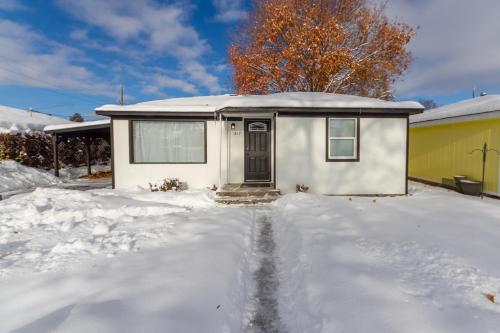Adorable 2 BD 1 BTH Home Minutes Away from Gonzaga durante el invierno