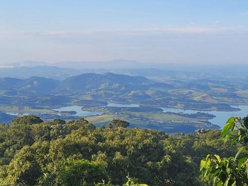 Landskap semula jadi dekat dengan chalet