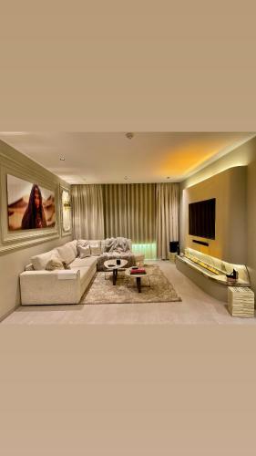 Μια τηλεόραση ή/και κέντρο ψυχαγωγίας στο Hilton Tanger Penthouse 17