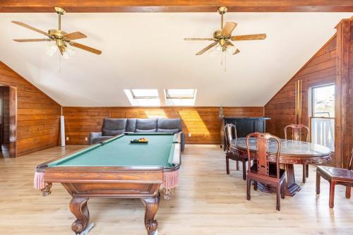 Gambar di galeri bagi San Diego Getaway, Views Pool Hot Tub & Game Room di Valley Center