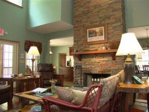 Χώρος καθιστικού στο Long Mountain Lodge Bed & Breakfast