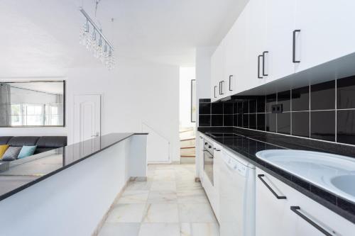 Detached Panoramic sea view Villa close to Siam park, with private swimming pool
