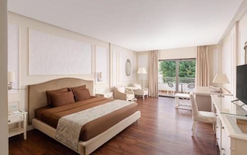 Postel nebo postele na pokoji v ubytování Garabagh Resort & Spa Naftalan