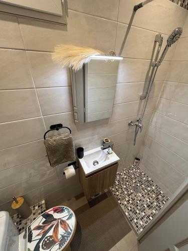 Cosy Apartment in Cannes, AC, WiFi, 15min Palais