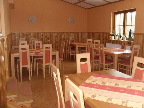 En restaurant eller et andet spisested på Ferienhof Hillenberg